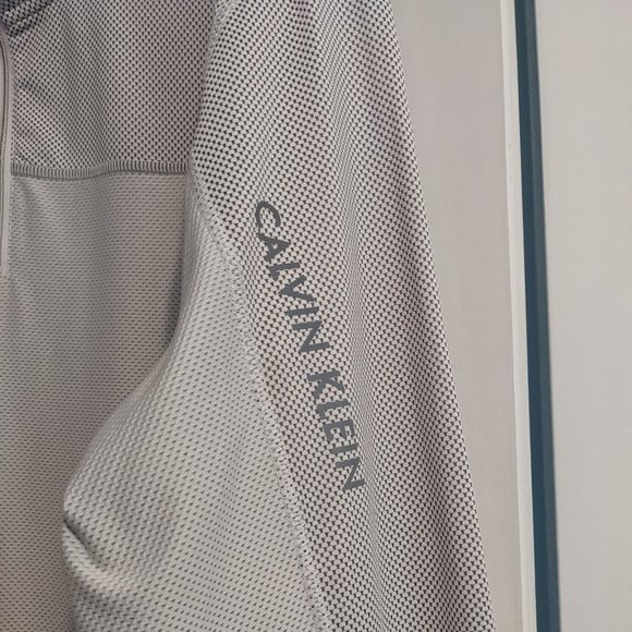 Calvin Klein Performance (L) - Picture 2 of 3